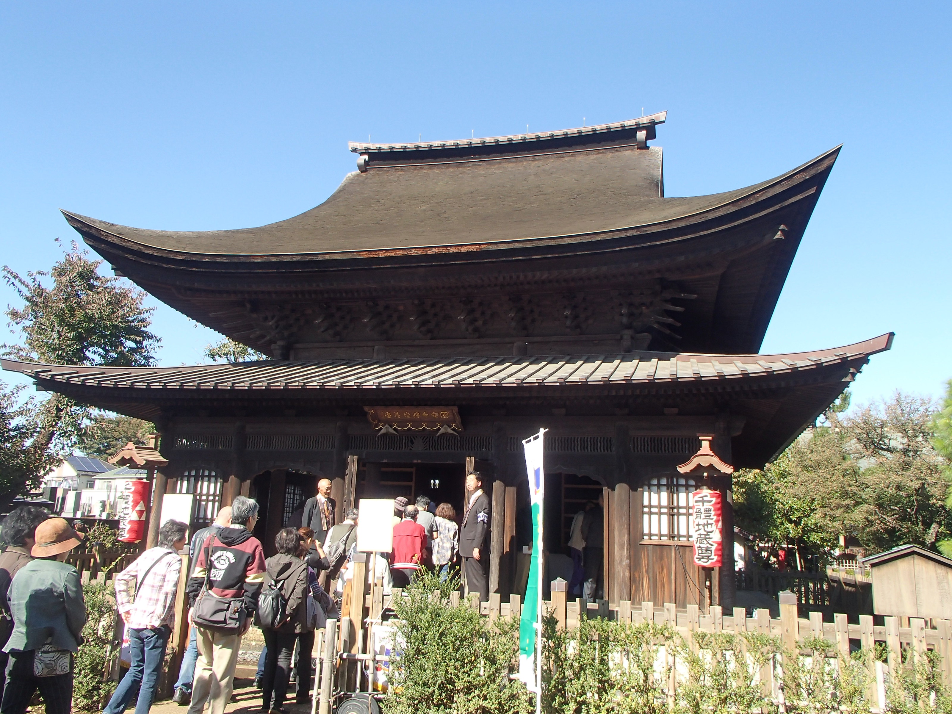 Photograph of Travelogue of Building And BuddhismStatue in Paragraph05 Number01