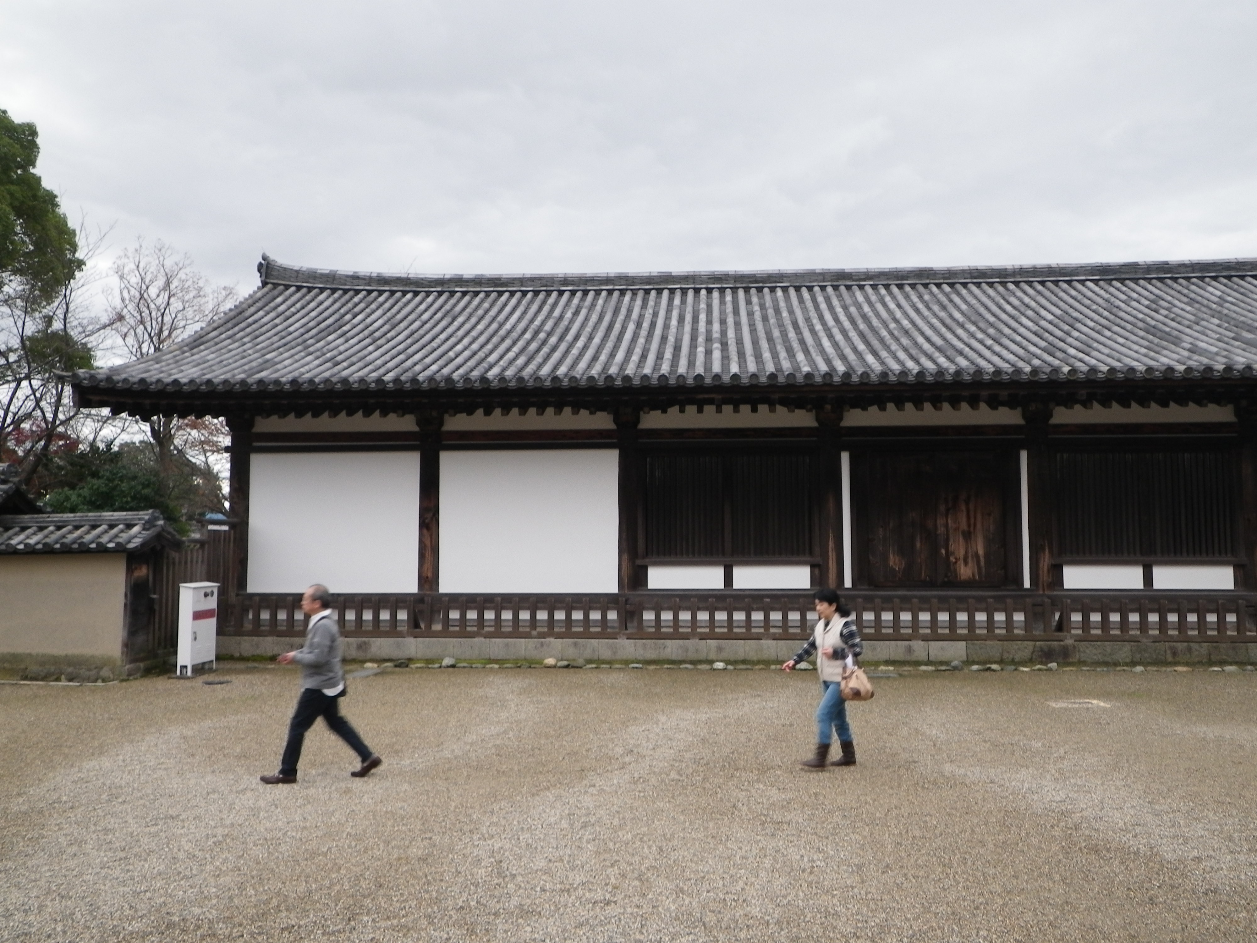 Photograph of Travelogue of Building And BuddhismStatue in Paragraph12 Number04