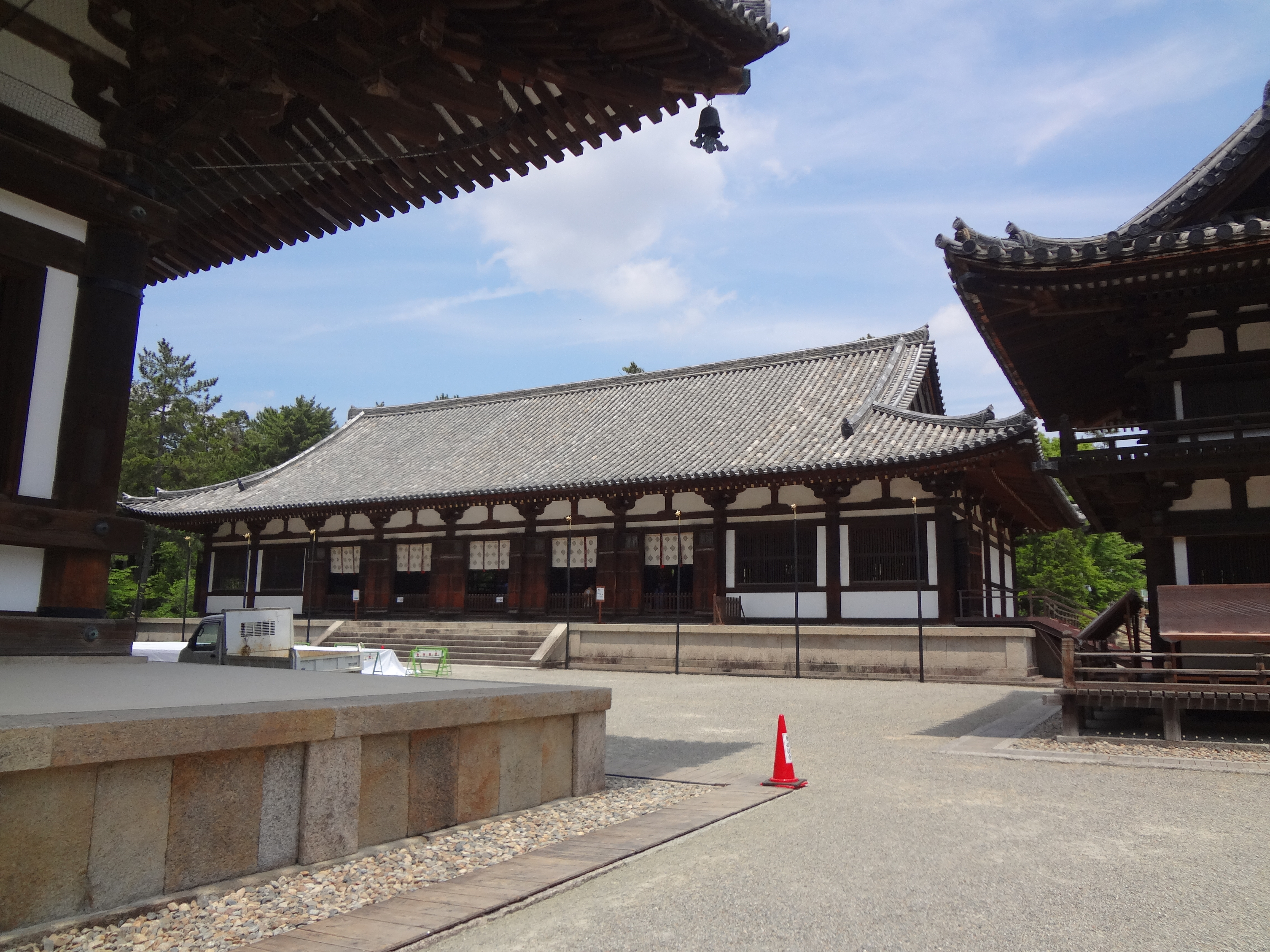 Photograph of Travelogue of Building And BuddhismStatue in Paragraph12 Number06