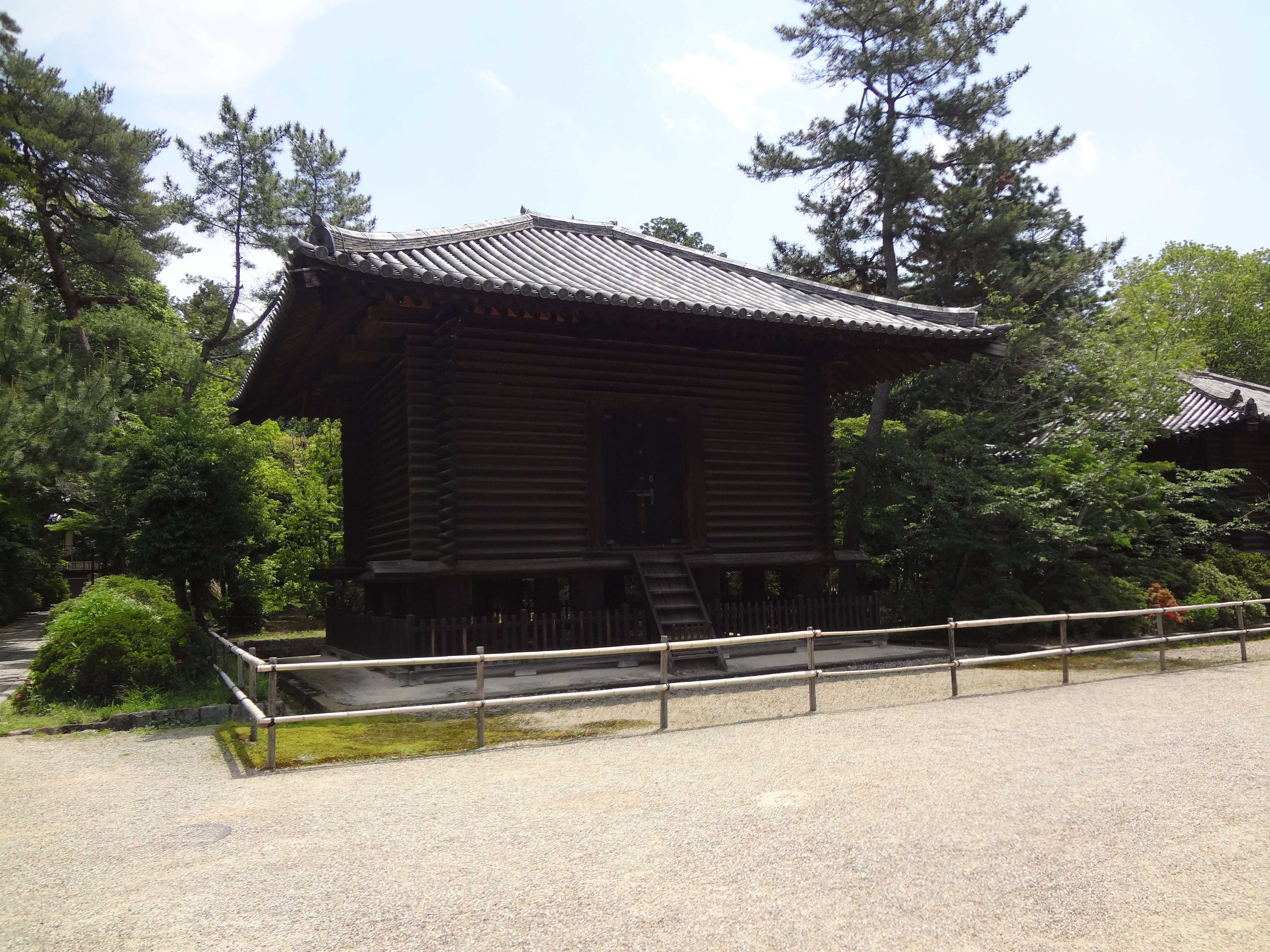 Photograph of Travelogue of Building And BuddhismStatue in Paragraph12 Number07