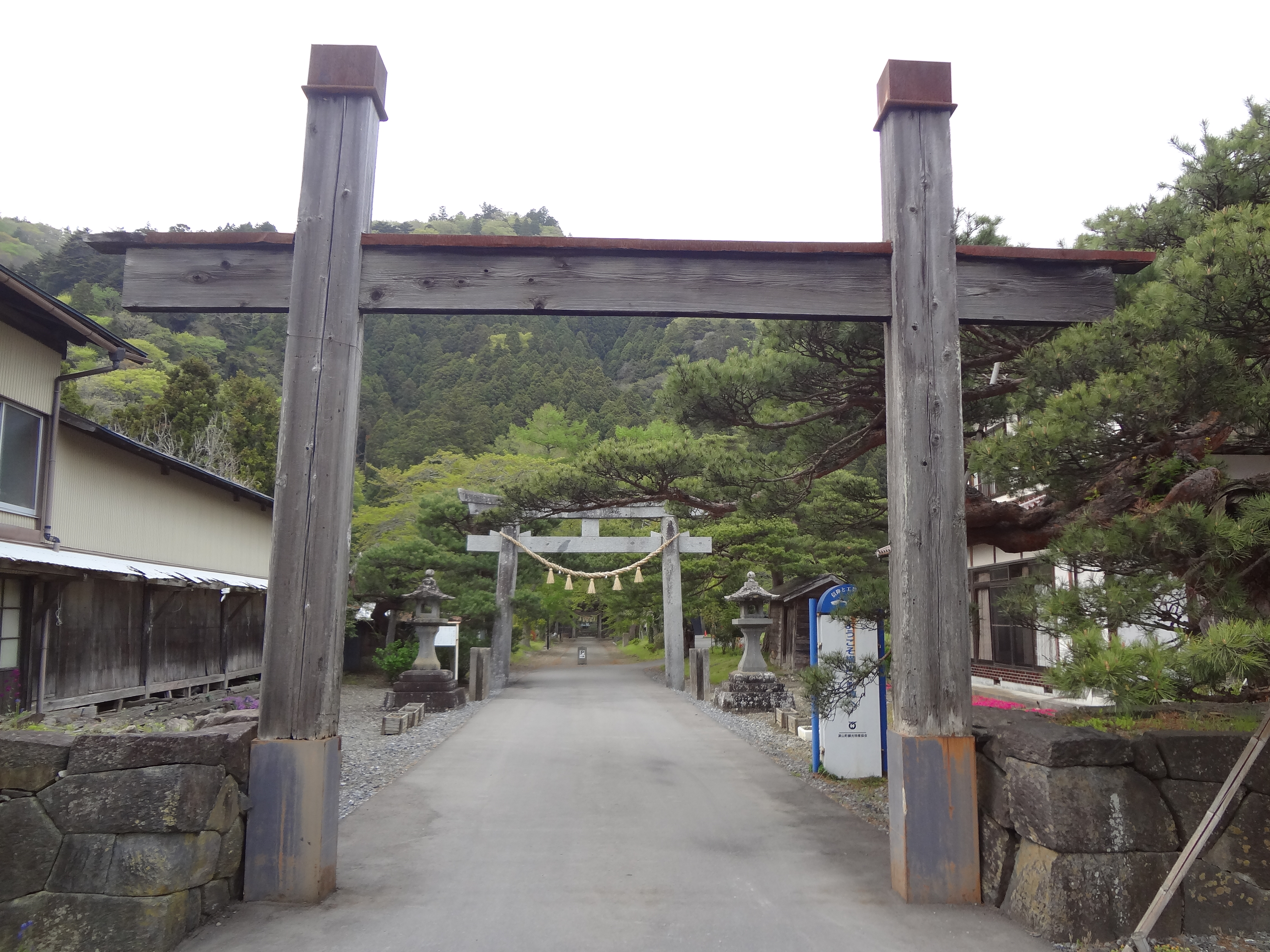 Photograph of Travelogue of Building And BuddhismStatue in Paragraph19 Number04