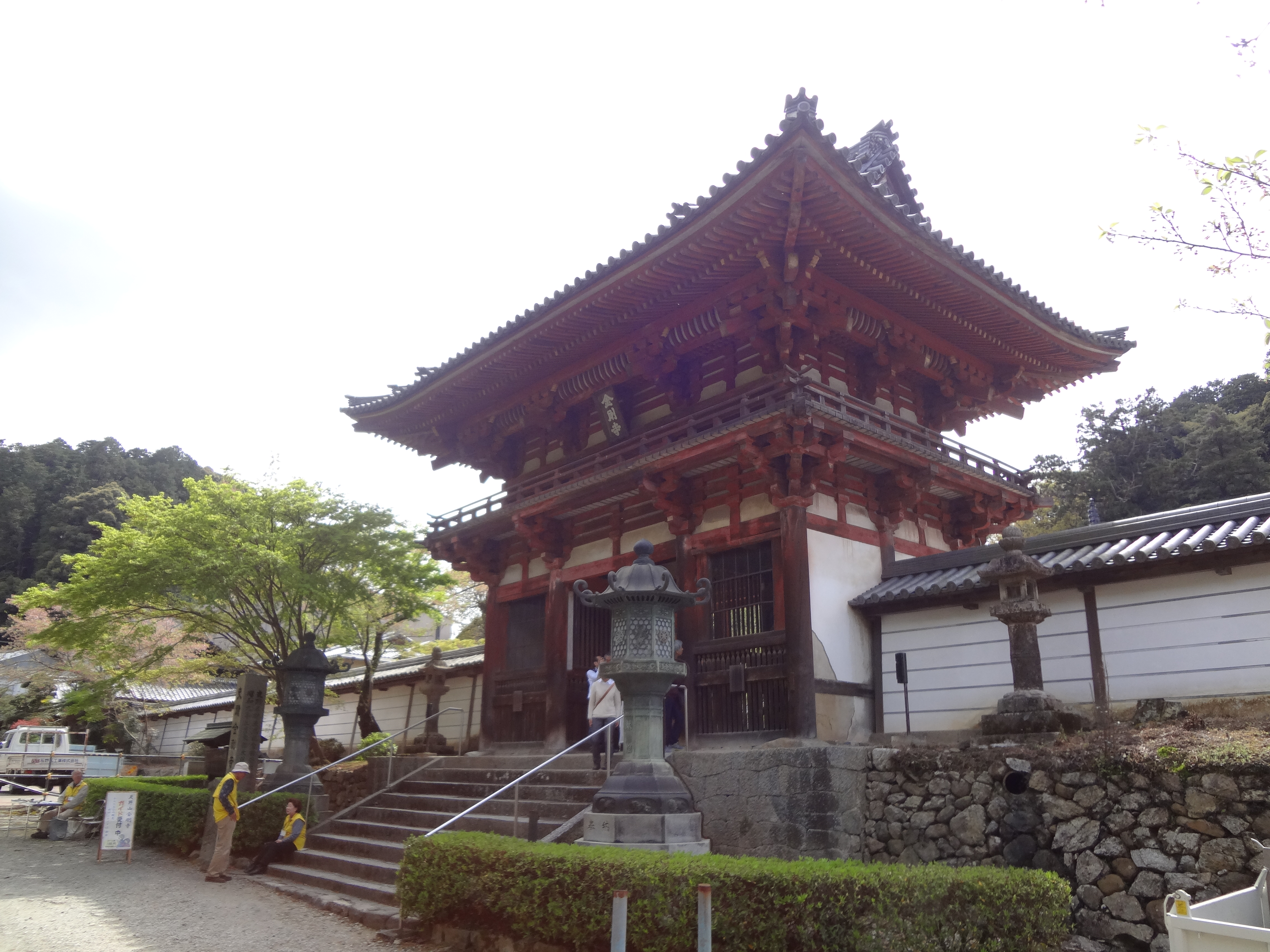 Photograph of Travelogue of Building And BuddhismStatue in Paragraph24 Number01