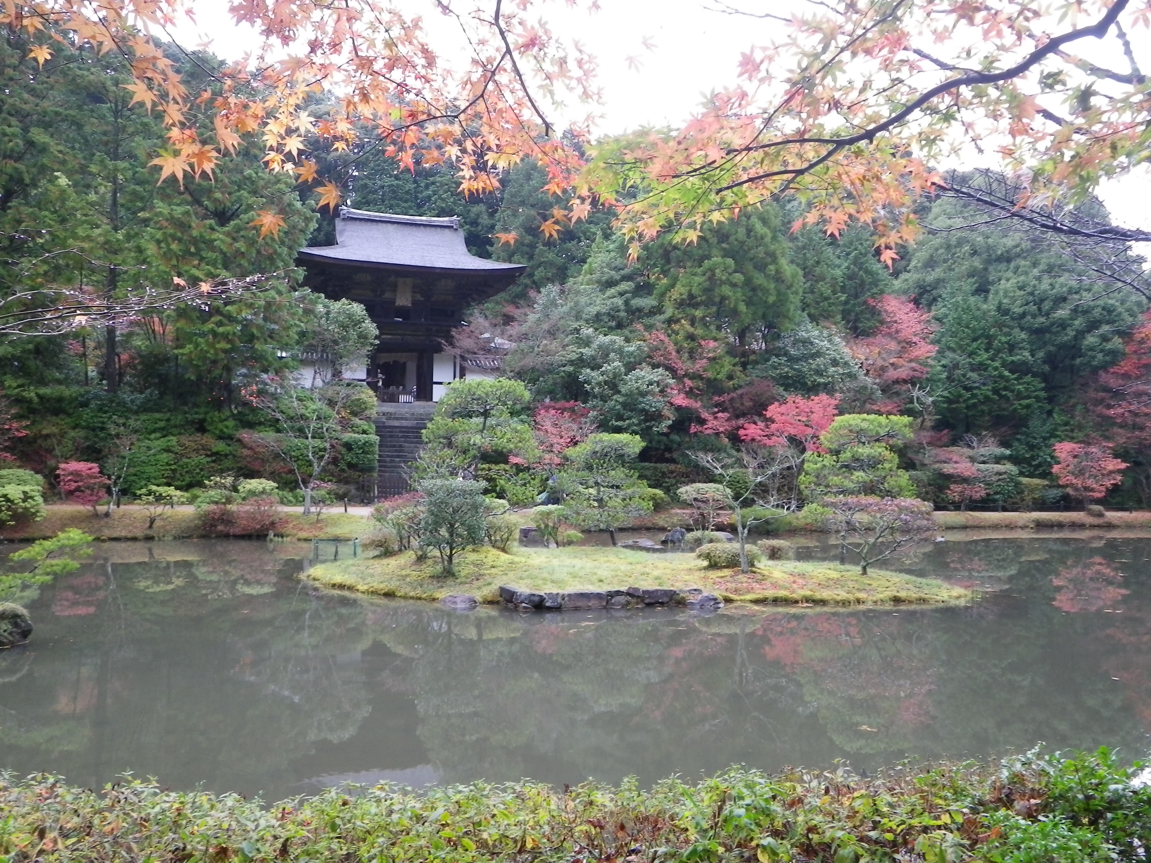 Photograph of Travelogue of Building And BuddhismStatue in Paragraph25 Number01