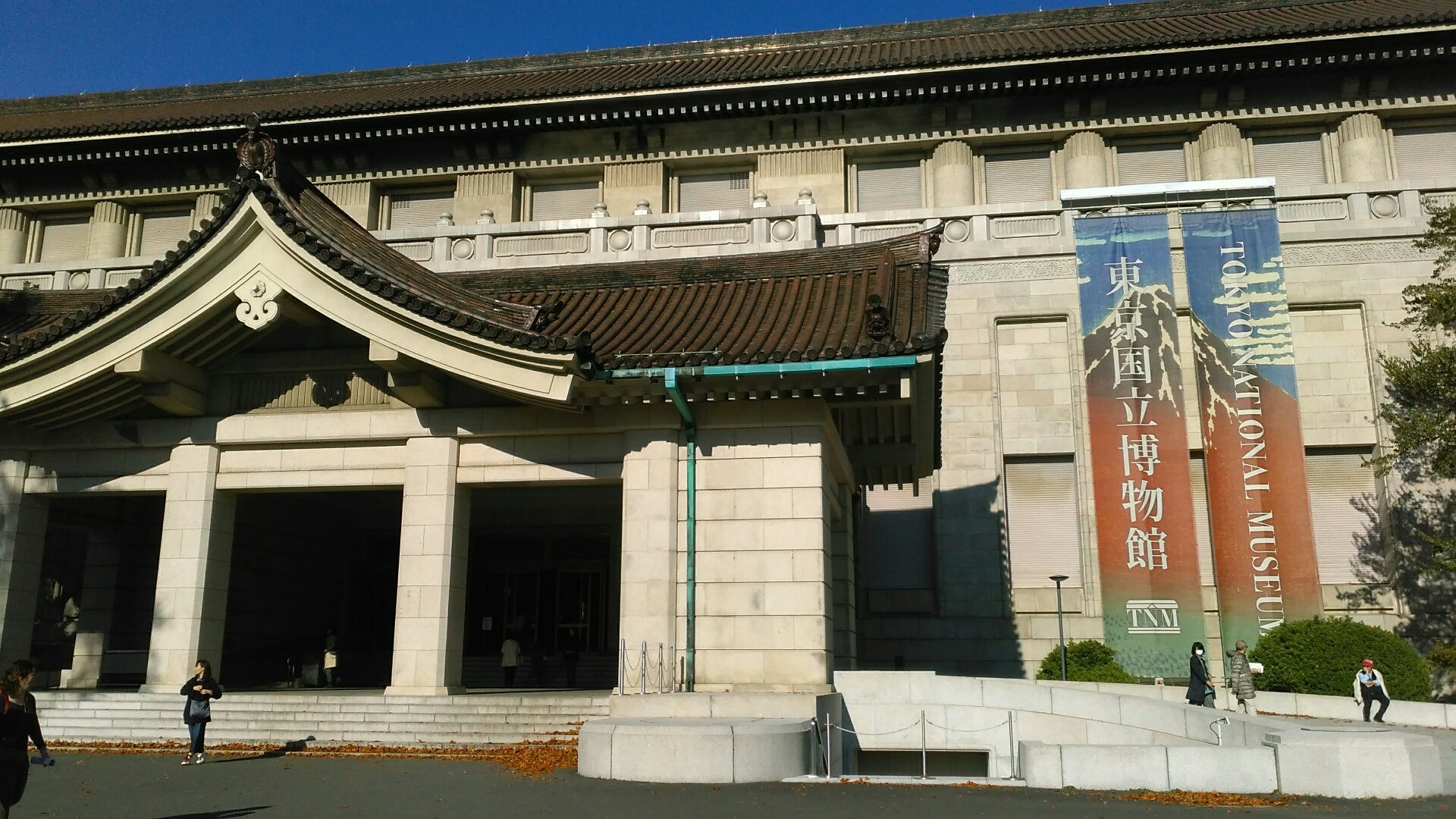 Photograph of Travelogue of Building And BuddhismStatue in Paragraph27 Number01